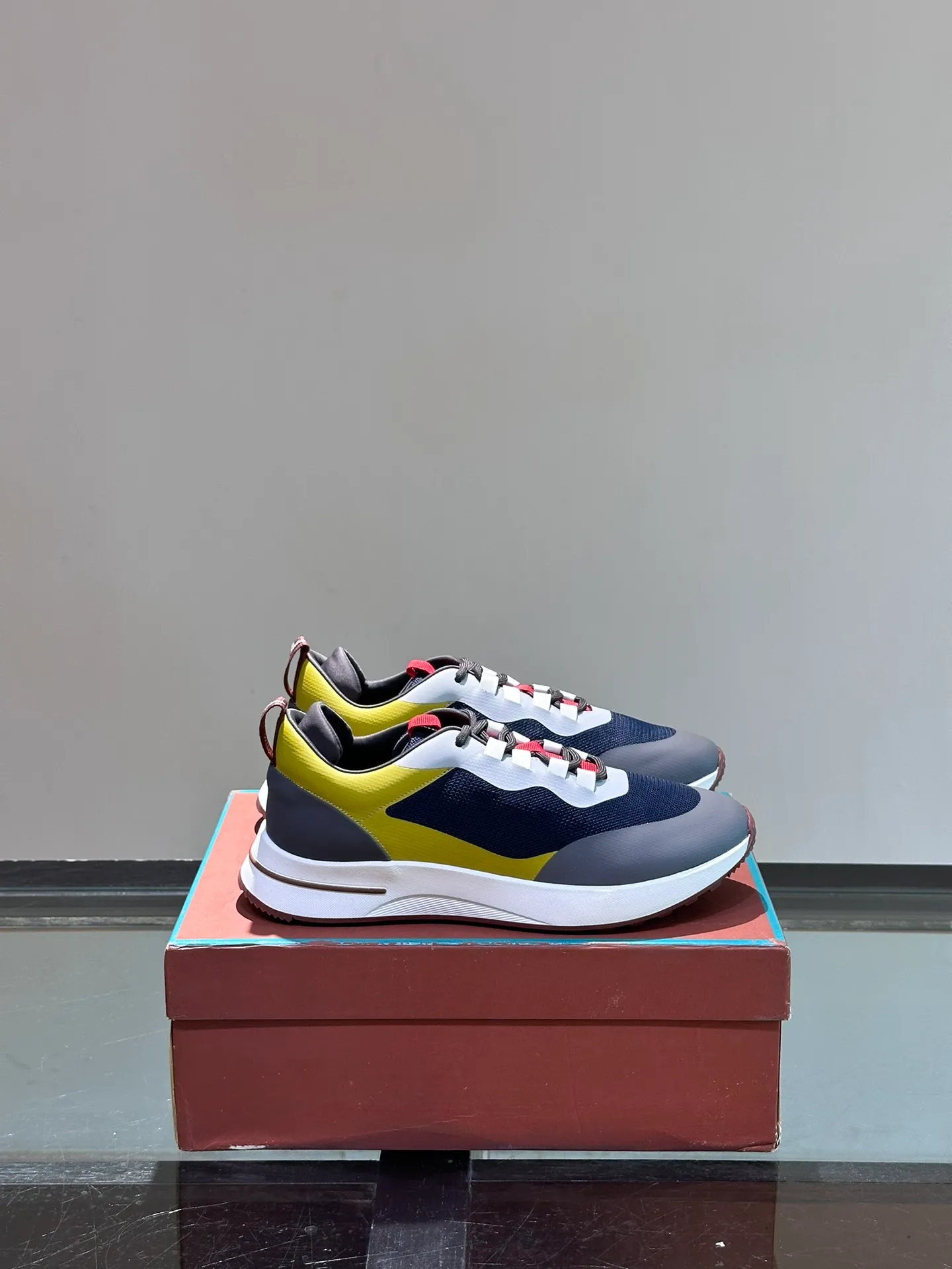 Factory price: 540💰Loro men's shoes💰iana niche Loro classic jogging shoes, men's lace-up casual shoes and sneakers, high-quality lightweight and comfortable fabrics, suitable for outdoor leisure, the color scheme is young and energetic, and it looks great with sportswear or casual suits! Size: 39-45 (46 customized)